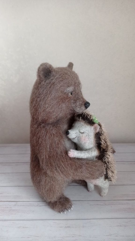 Hedgehog and Bear 3 romantic-felted-gift